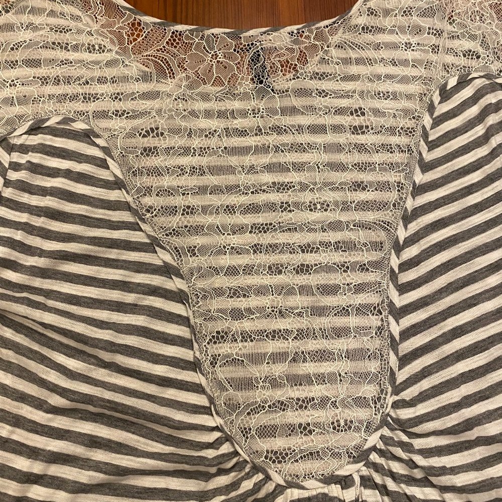 BCBMAXAZRIA Striped 3/4 Sleeve Lace Back Tee (Sz. S) - Picture 9 of 9